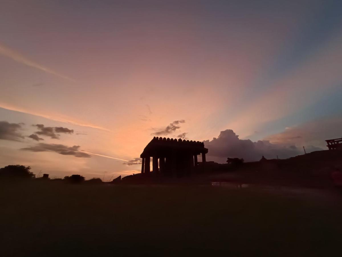 Dream Hampi Villa & Home Stay Zewnętrze zdjęcie